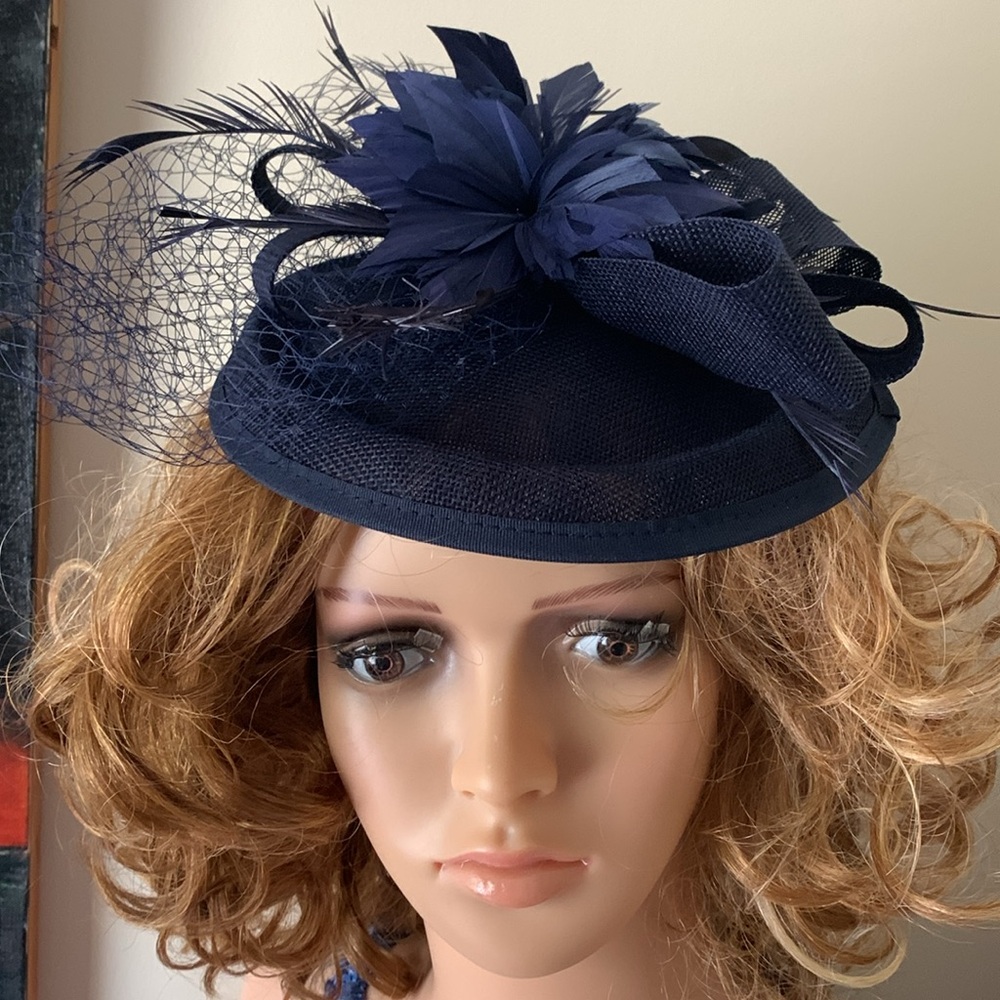 Vintage Elegant Navy Fascinator Pillbox Hat with Bow Feathers and Net